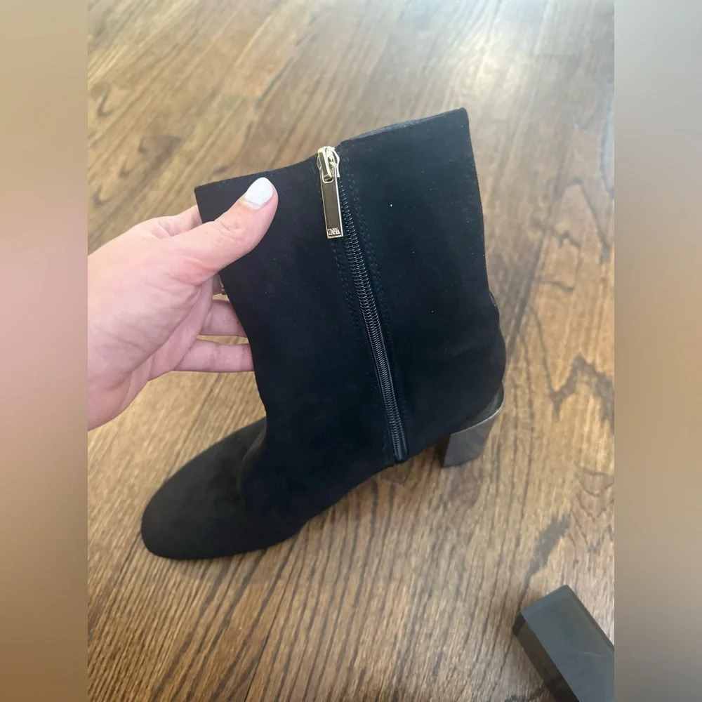 Zara faux suede Block heeled black booties With Gold Details  Size 40/ US 9.5 - Picture 6 of 8